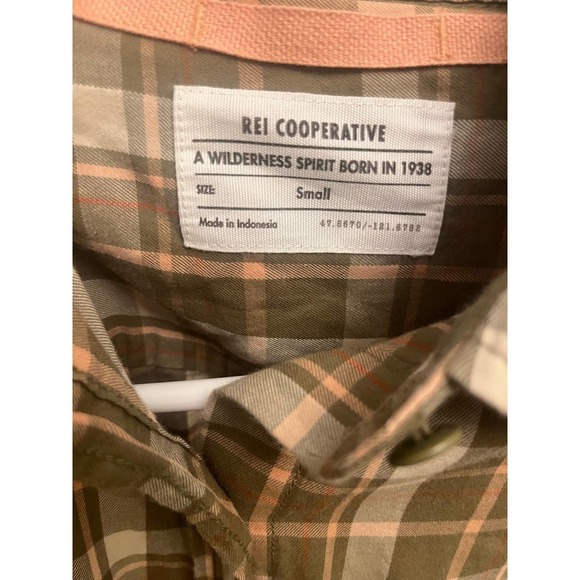 REI button down - Picture 3 of 4